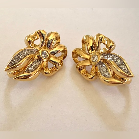 Vintage Nina Ricci bow tie earrings with crystal rhinestones clip on 1980s - Picture 2 of 9